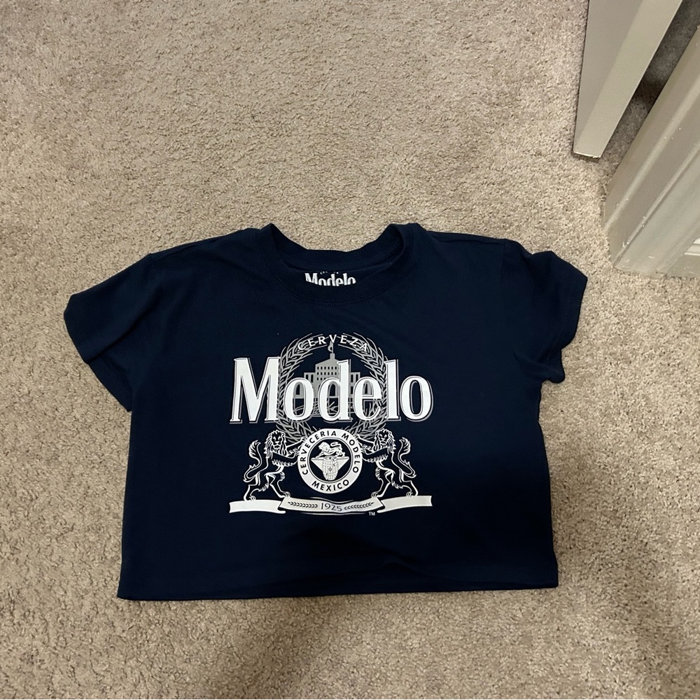 Modelo Crop Top
